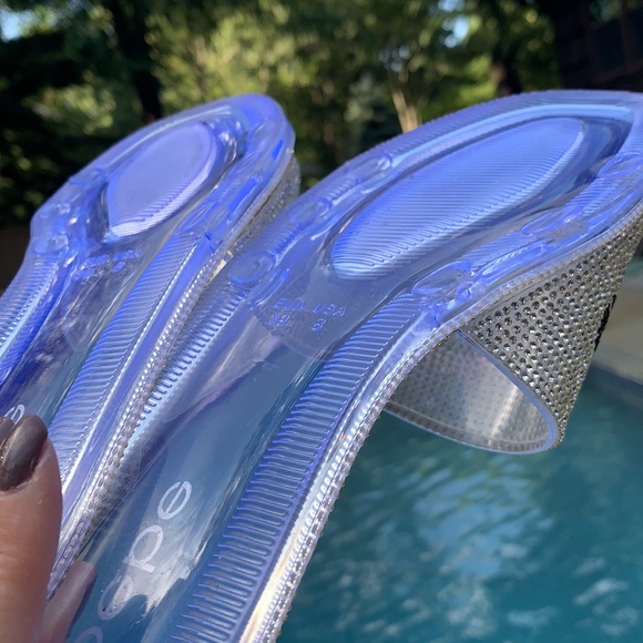 NWOT Bebe bling silver logo clear slide sandals. - Picture 10 of 10